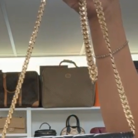 Chanel Black Quilted Wallet - Picture 6 of 15